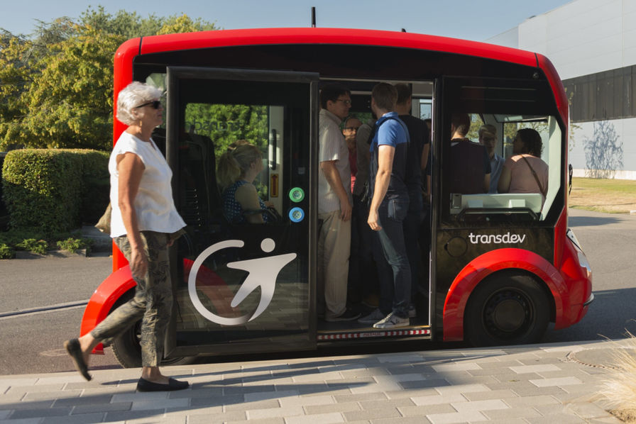 Transdev continue de croire au potentiel des véhicules autonomes. 