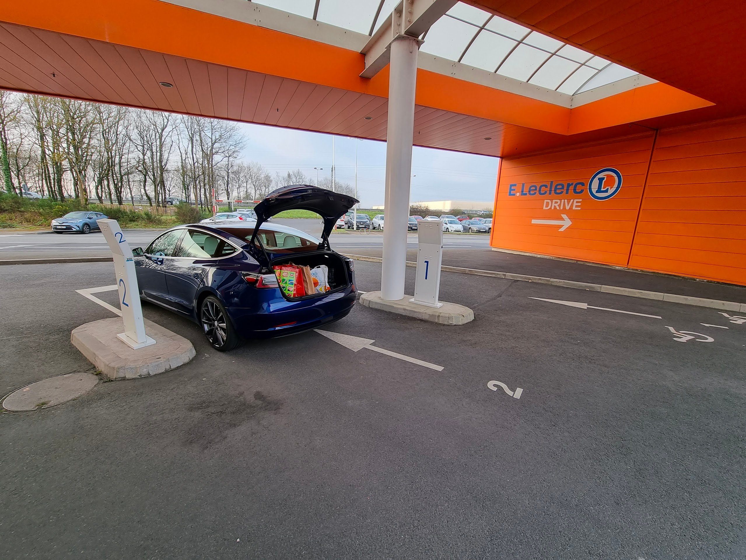 Voiture électrique : Lidl propose une borne de recharge à domicile