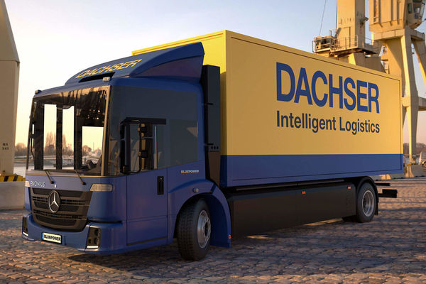 Dachser poursuit les essais de camions zéro émission et prévoit, dès 2023, de mettre en service deux camions à pile à hydrogène (FCEV) en Allemagne. Dachser a retenu un Hyundai Xcient de 27 tonnes et un Enginius Bluepower de 19 tonnes pour ces nouveaux tests sur l’hydrogène.